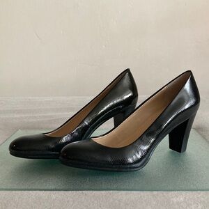 CK black pumps 7.5